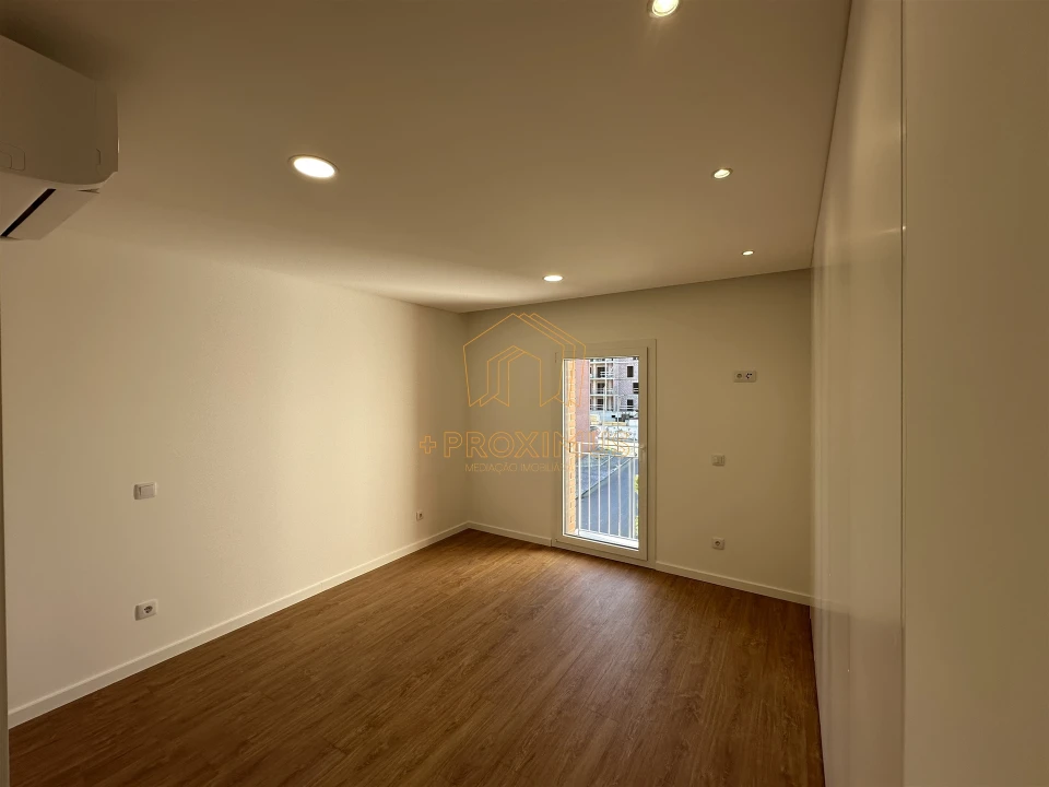 Apartamento T5 para Venda em Buarcos Foto 13