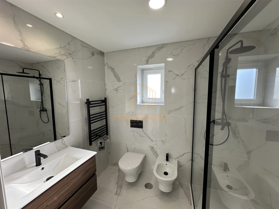 Apartamento T5 para Venda em Buarcos Foto 15
