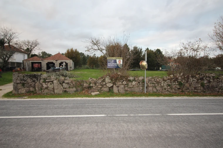 Terreno para Venda em Romãs, Decermilo e Vila Longa