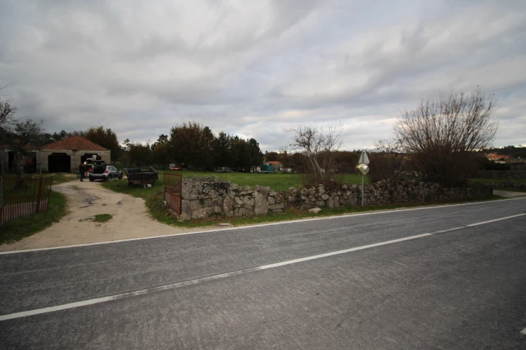 Terreno para Venda em Romãs, Decermilo e Vila Longa Foto 2