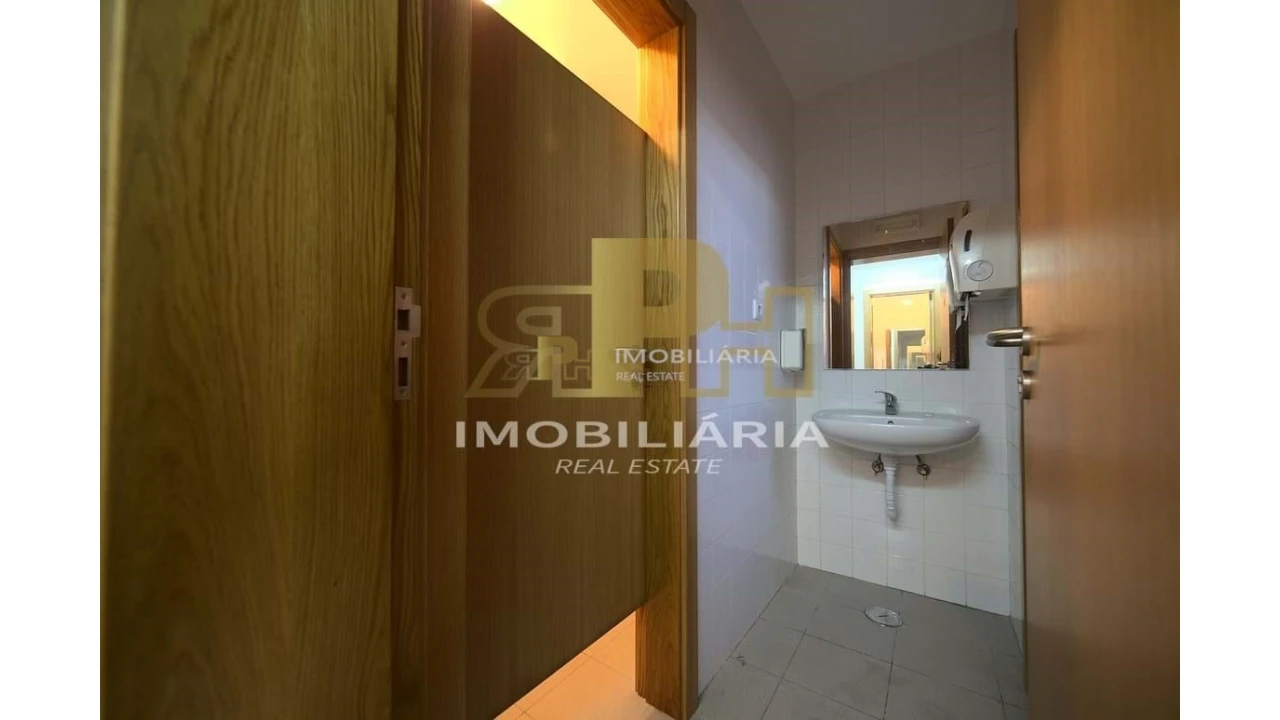 Armazém para Venda em Marvila, Ribeira Santarém, São Salvador, São Nicolau Foto 18