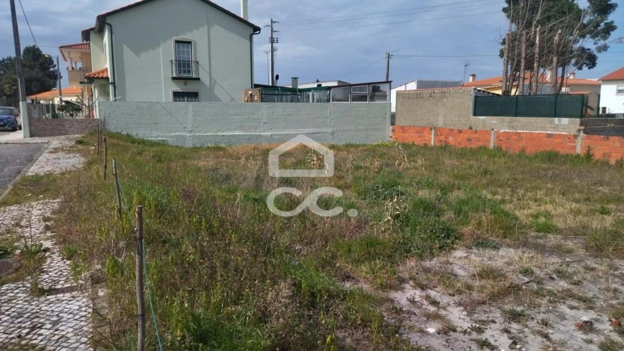 Terreno para Venda em Marinha Grande Foto 1