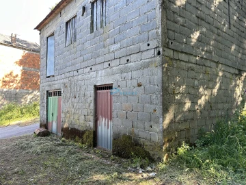 Moradia T0 para Venda em Pena, Quintã e Vila Cova