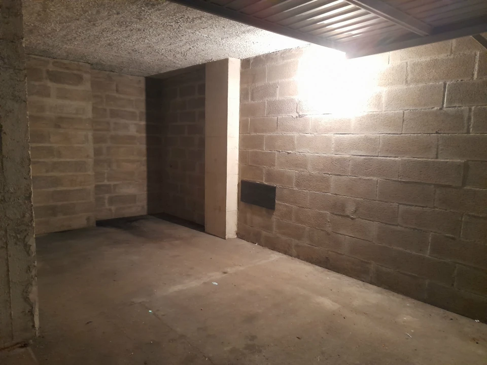 Garagem para Arrendamento em Eiras e São Paulo de Frades Foto 1