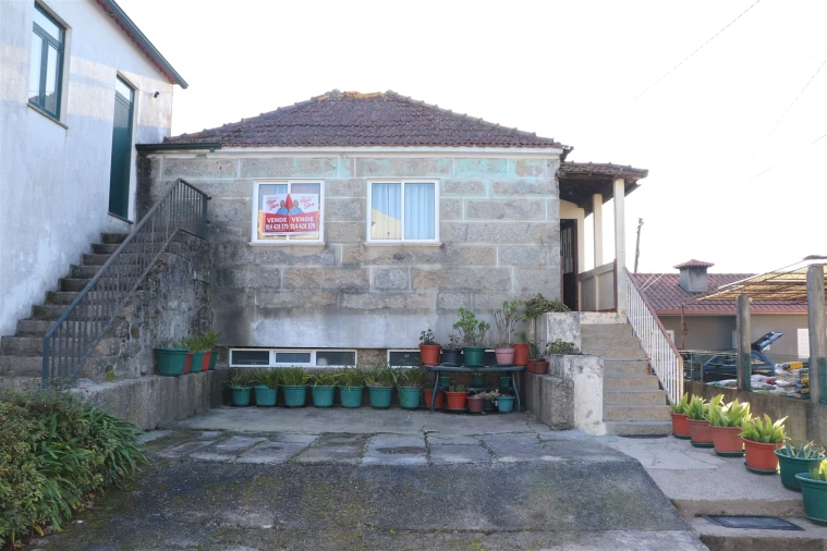 Moradia T3 para Venda em Lustosa e Barrosas (Santo Estêvão) Foto 1