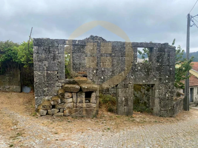 Moradia T0 para Venda em Mões Foto 1