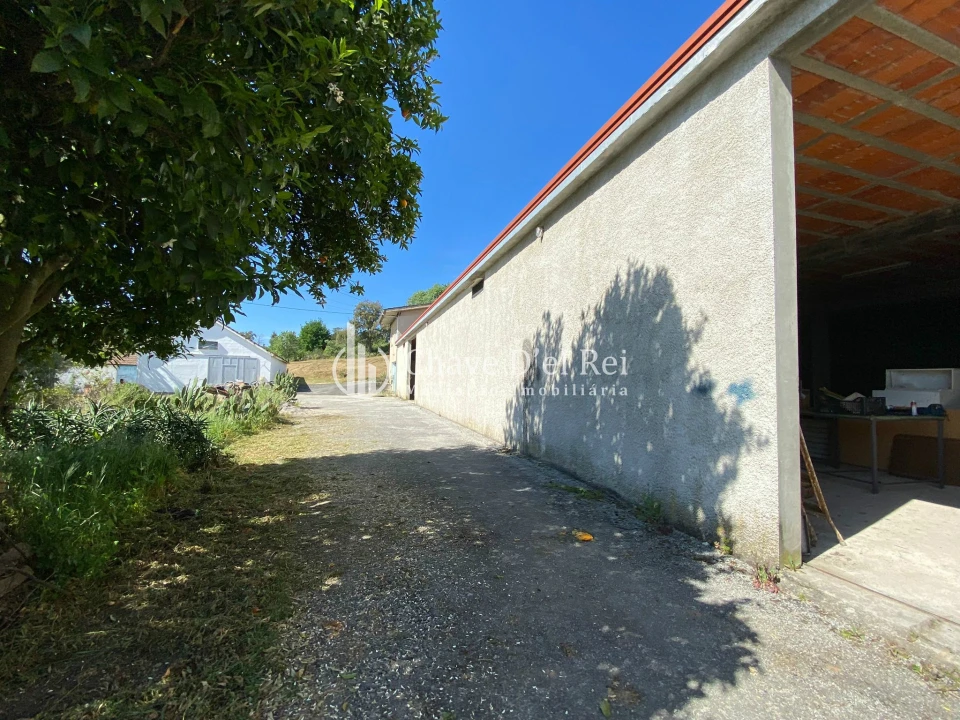 Armazém para Arrendamento em Orgens Foto 1