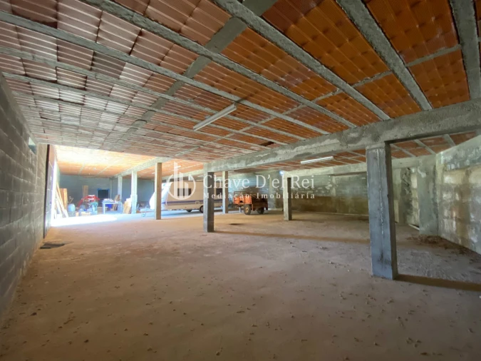 Armazém para Arrendamento em Orgens Foto 2
