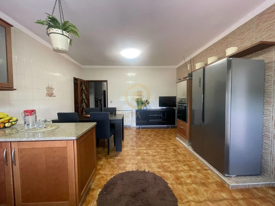 Moradia T6 para Venda em Satão Foto 5