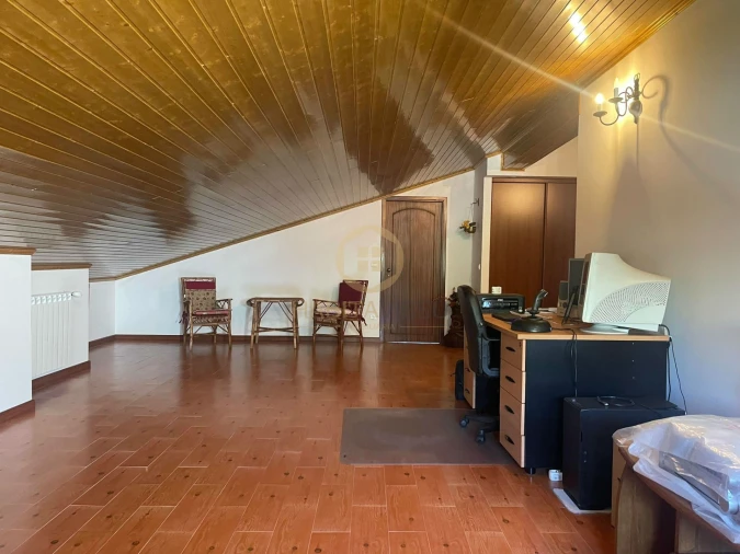 Moradia T6 para Venda em Satão Foto 16