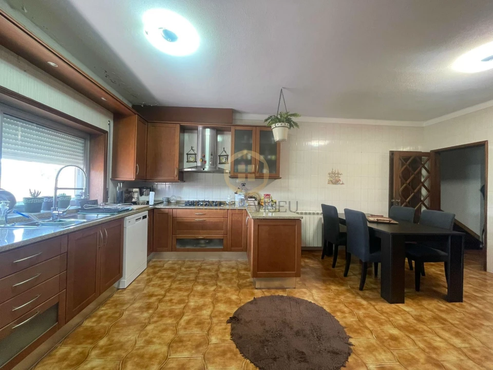 Moradia T6 para Venda em Satão Foto 2