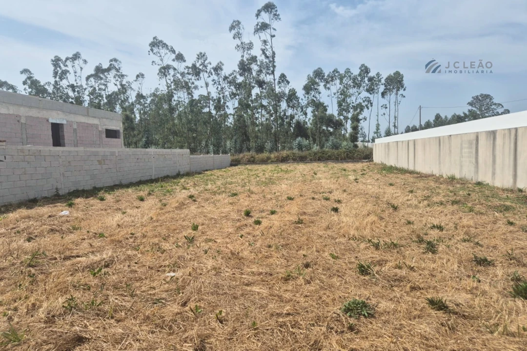 Terreno para Venda em Vilar e Mosteiró Foto 1