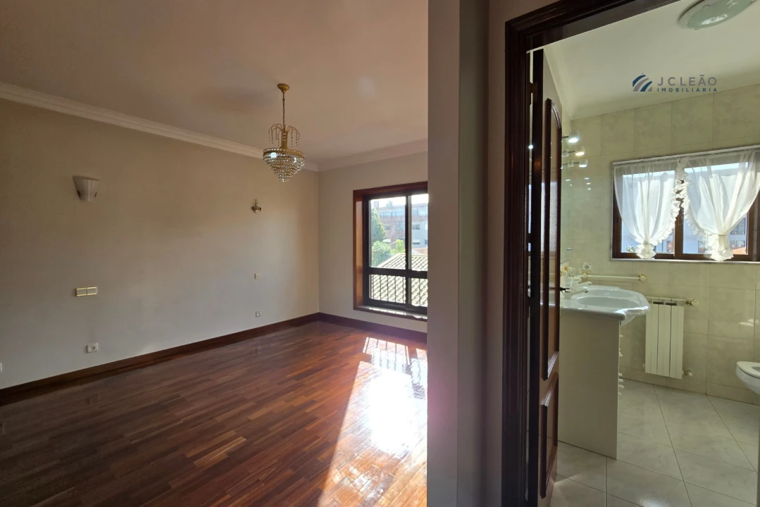 Moradia T5 para Venda em São Mamede de Infesta e Senhora da Hora Foto 25