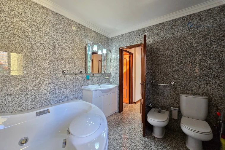 Moradia T5 para Venda em São Mamede de Infesta e Senhora da Hora Foto 31