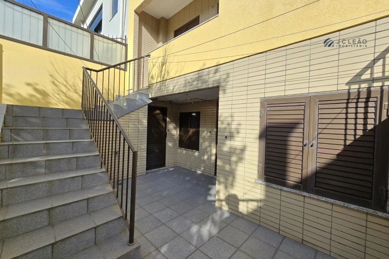 Moradia T5 para Venda em São Mamede de Infesta e Senhora da Hora Foto 9