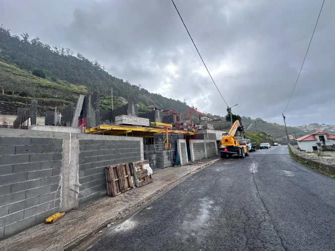 Moradia T3 para Venda em Arco da Calheta Foto 17