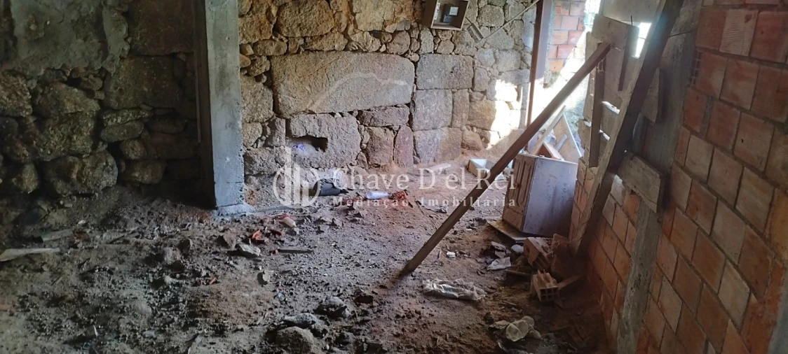 Moradia T1 para Venda em São Cipriano e Vil de Souto Foto 7