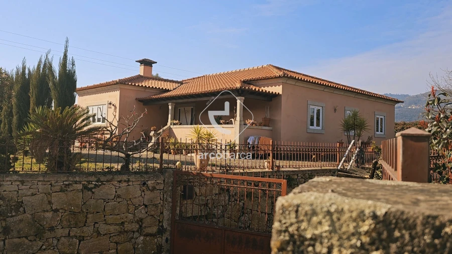 Moradia T3 para Venda em Gemieira Foto 1