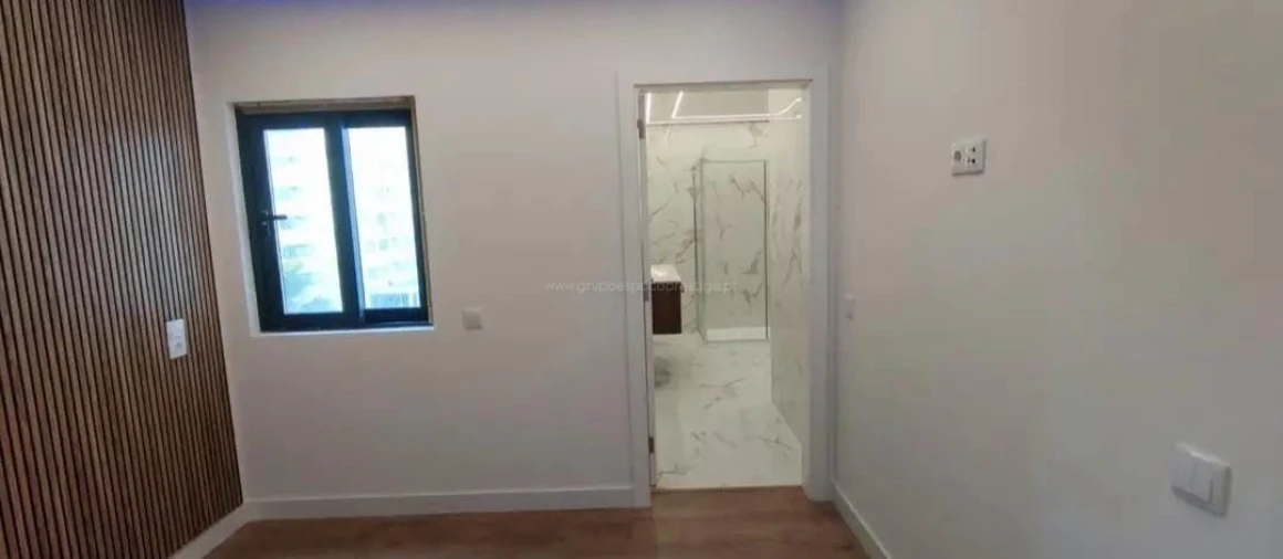 Apartamento T2 para Venda em Quarteira Foto 6