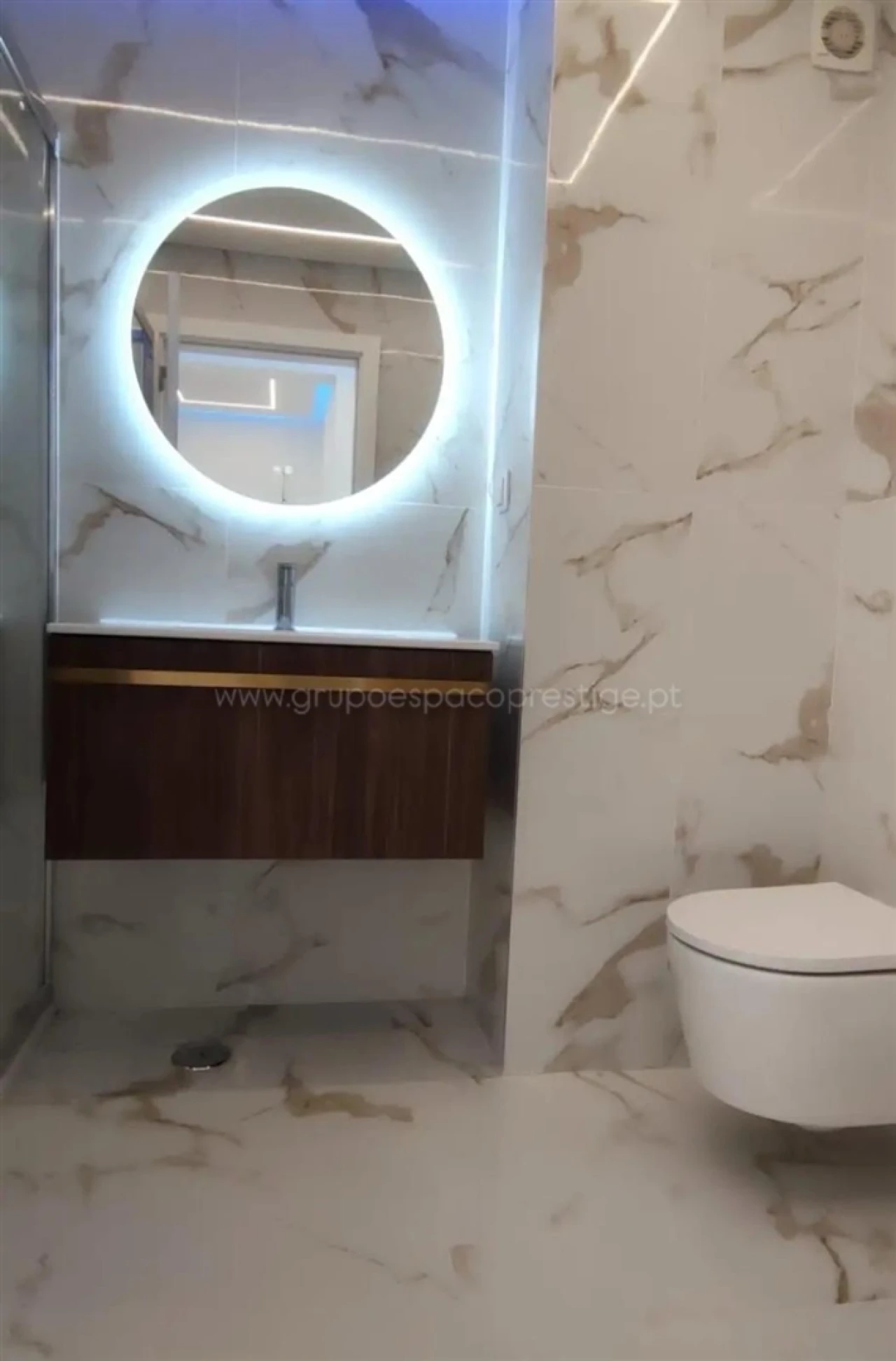 Apartamento T2 para Venda em Quarteira Foto 11