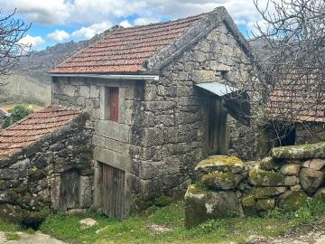 Moradia T0 para Venda em Castro Laboreiro e Lamas de Mouro