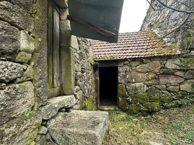 Moradia T0 para Venda em Castro Laboreiro e Lamas de Mouro Foto 5