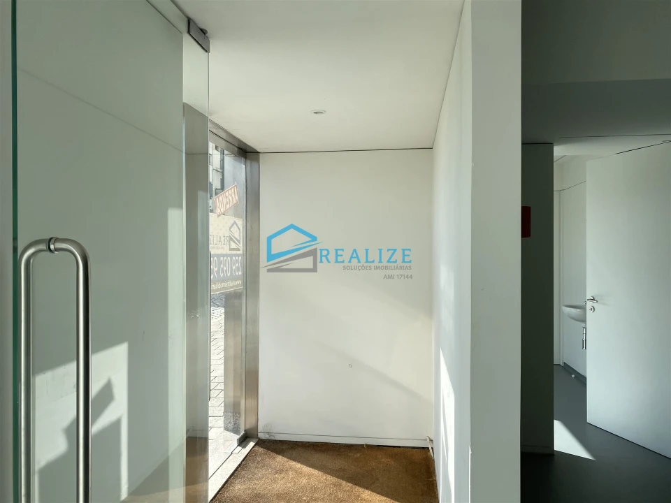 Loja para Arrendamento em Nossa Senhora da Conceição, São Pedro e São Dinis Foto 6