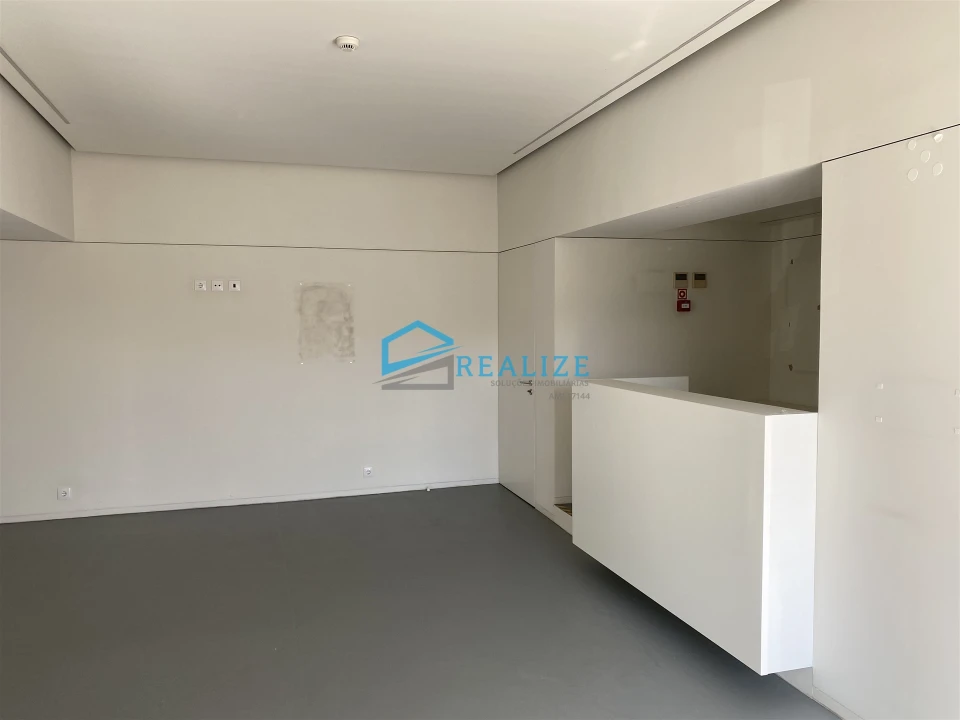 Loja para Arrendamento em Nossa Senhora da Conceição, São Pedro e São Dinis Foto 12