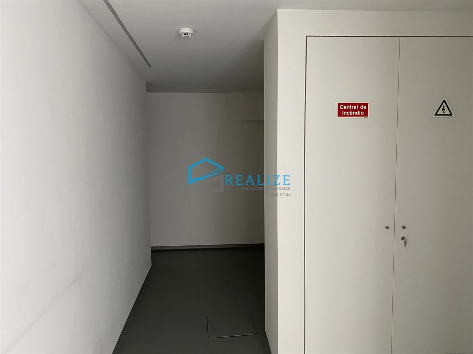 Loja para Arrendamento em Nossa Senhora da Conceição, São Pedro e São Dinis Foto 22