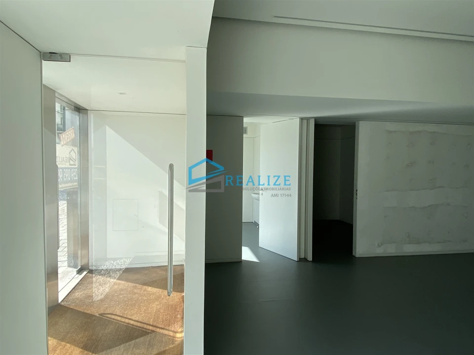 Loja para Arrendamento em Nossa Senhora da Conceição, São Pedro e São Dinis Foto 8