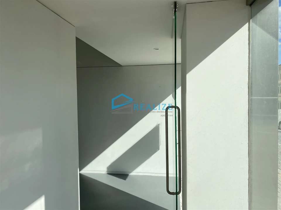 Loja para Arrendamento em Nossa Senhora da Conceição, São Pedro e São Dinis Foto 7