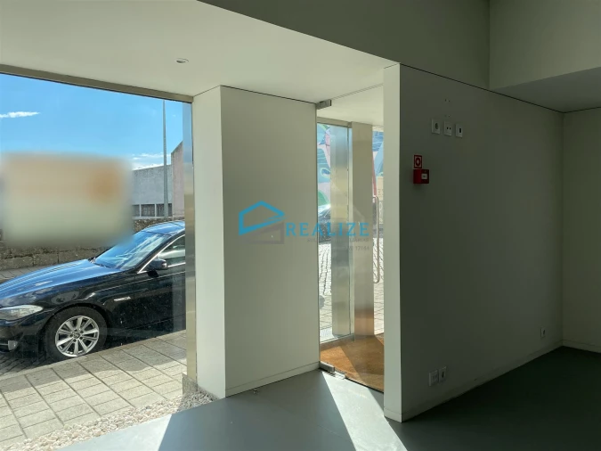 Loja para Arrendamento em Nossa Senhora da Conceição, São Pedro e São Dinis