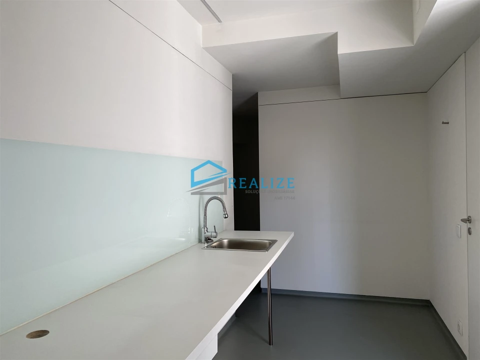 Loja para Arrendamento em Nossa Senhora da Conceição, São Pedro e São Dinis Foto 16