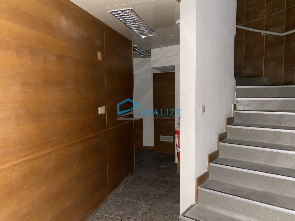 Loja para Arrendamento em Nossa Senhora da Conceição, São Pedro e São Dinis Foto 28