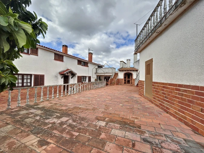 Quinta T6 para Venda em Santa Maria, São Pedro e Sobral da Lagoa Foto 22