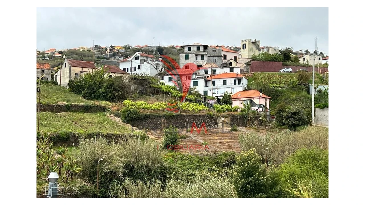Terreno para Venda em Canhas Foto 1