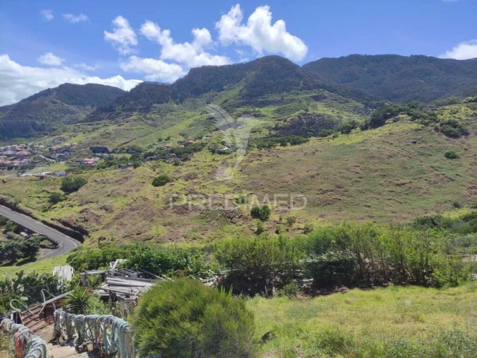 Terreno para Venda em Caniçal