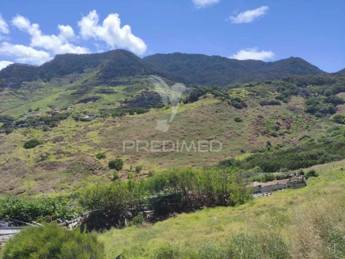 Terreno para Venda em Caniçal Foto 12