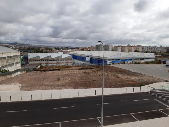 Loja para Arrendamento em Falagueira-Venda Nova