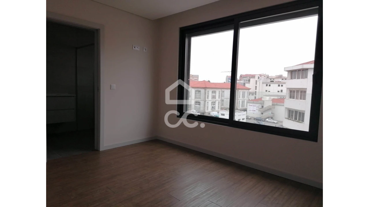 Apartamento T2 para Venda em Cedofeita, Santo Ildefonso, Sé, Miragaia, São Nicolau e Vitória Foto 14