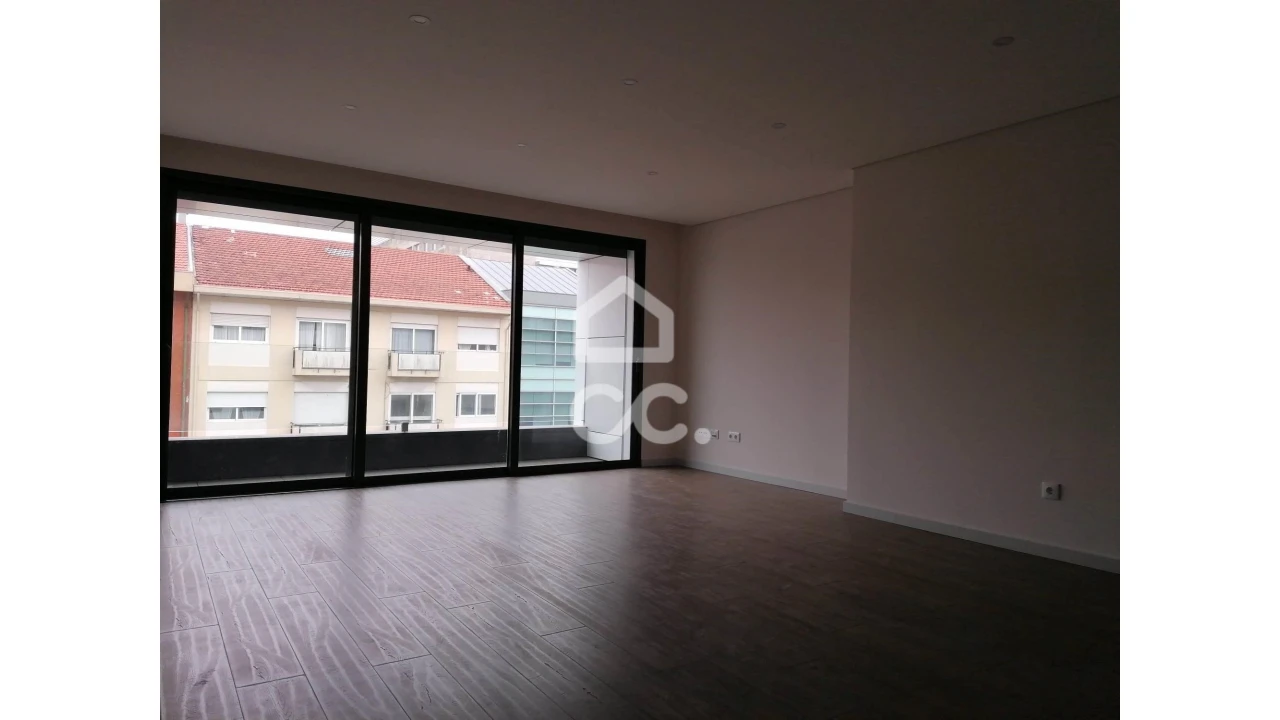 Apartamento T2 para Venda em Cedofeita, Santo Ildefonso, Sé, Miragaia, São Nicolau e Vitória Foto 5