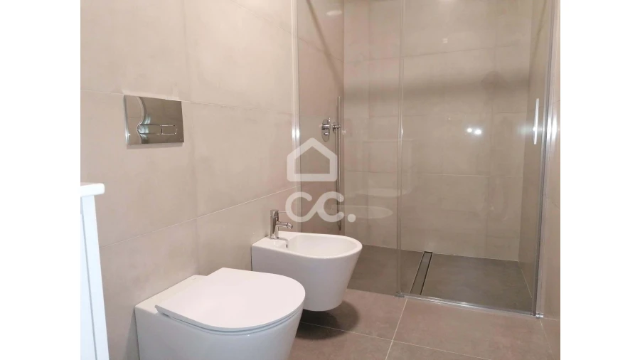 Apartamento T2 para Venda em Cedofeita, Santo Ildefonso, Sé, Miragaia, São Nicolau e Vitória Foto 18