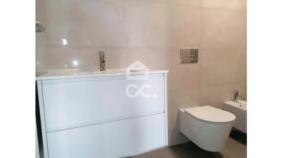 Apartamento T2 para Venda em Cedofeita, Santo Ildefonso, Sé, Miragaia, São Nicolau e Vitória Foto 11