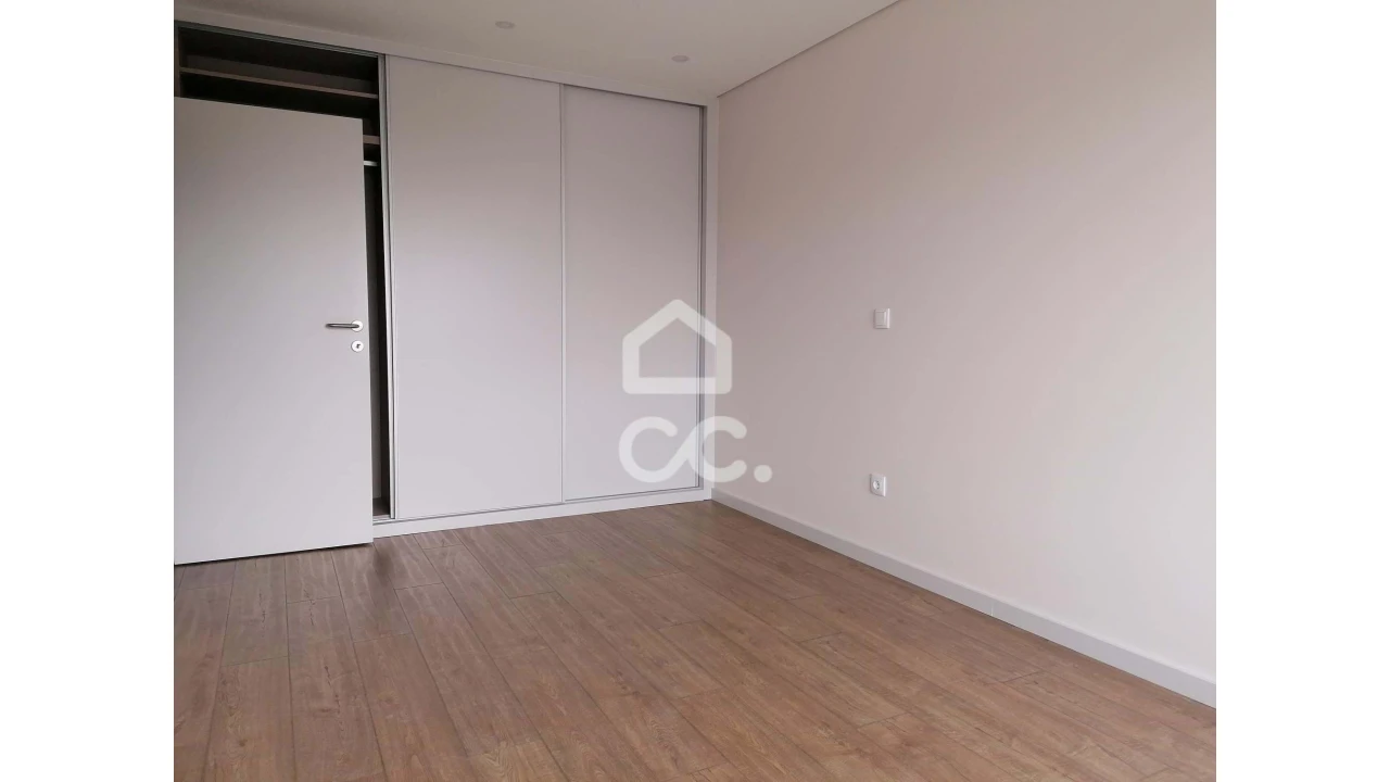 Apartamento T2 para Venda em Cedofeita, Santo Ildefonso, Sé, Miragaia, São Nicolau e Vitória Foto 8