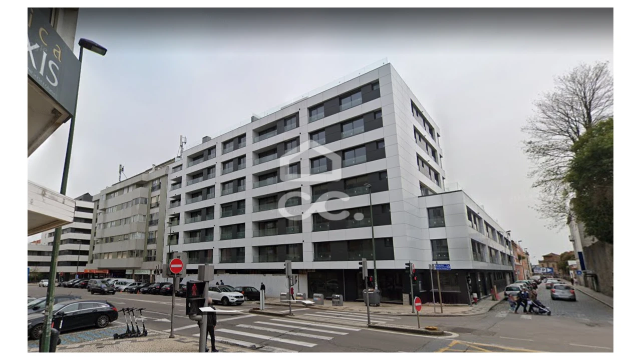 Apartamento T2 para Venda em Cedofeita, Santo Ildefonso, Sé, Miragaia, São Nicolau e Vitória Foto 1