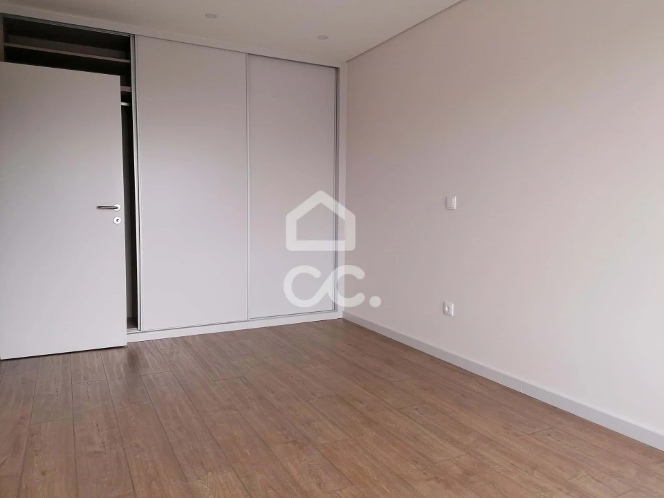 Apartamento T3 para Venda em Cedofeita, Santo Ildefonso, Sé, Miragaia, São Nicolau e Vitória Foto 8
