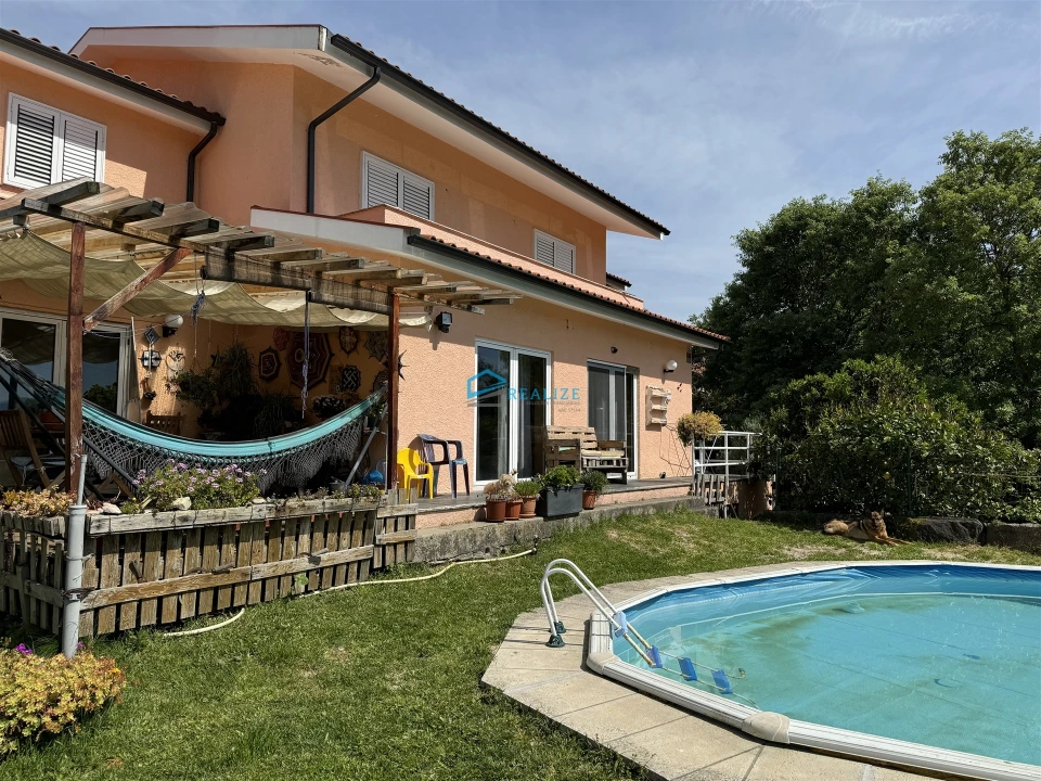 Moradia T6 para Venda em Adoufe e Vilarinho de Samardã Foto 1
