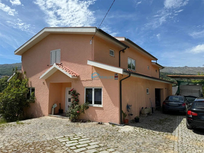 Moradia T6 para Venda em Adoufe e Vilarinho de Samardã Foto 2