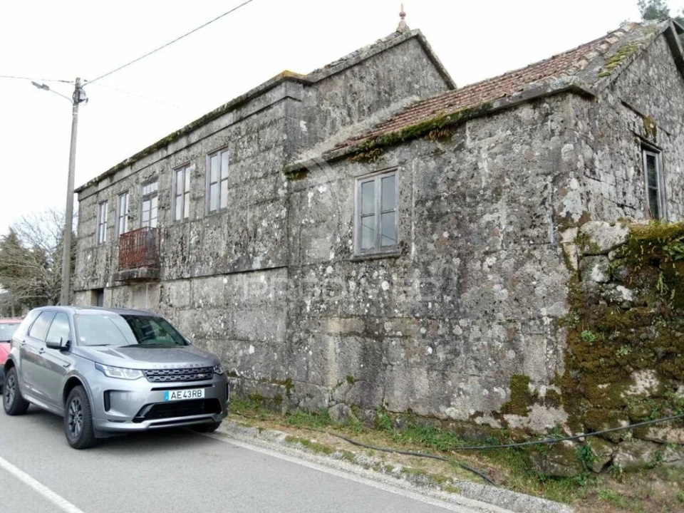 Moradia T4 para Venda em São João do Monte e Mosteirinho Foto 10