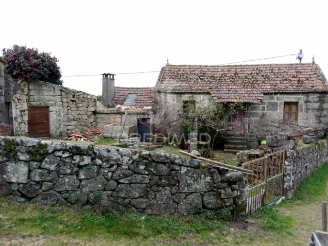 Moradia T4 para Venda em São João do Monte e Mosteirinho Foto 4